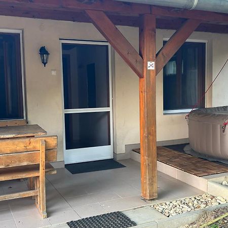 Flora Apartmanok Kehidakustány 외부 사진