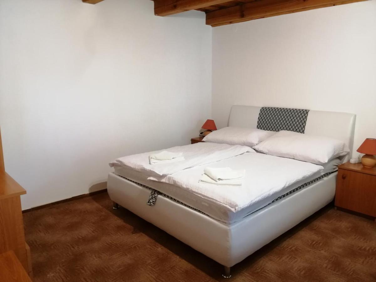Flora Apartmanok Kehidakustány 외부 사진