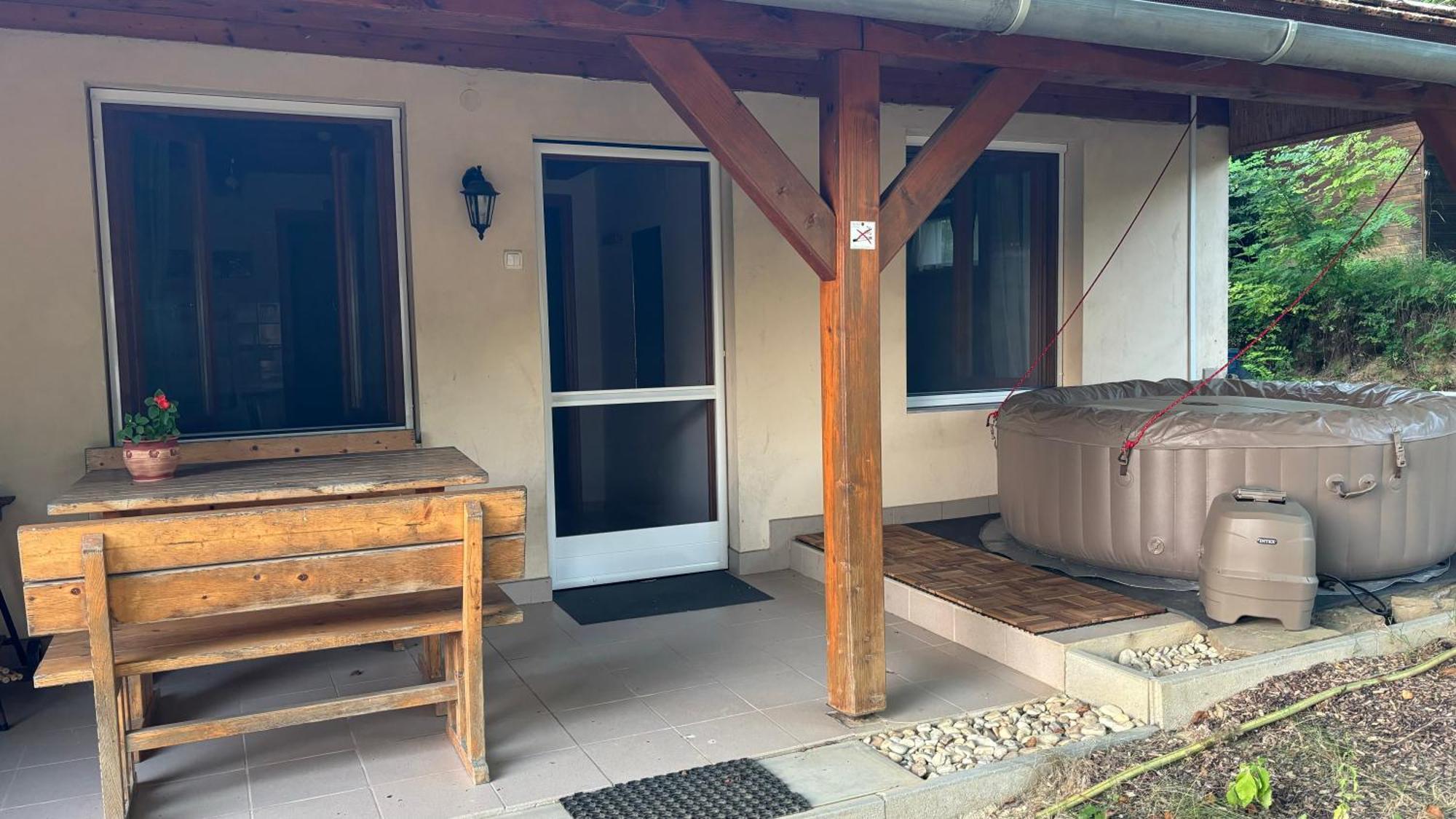 Flora Apartmanok Kehidakustány 외부 사진